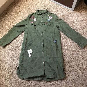 Green trench coat with patches!! Perfect condition